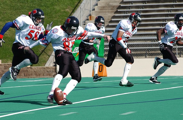 莱昂纳德21+8班凯罗26分 快船客场力克魔术.